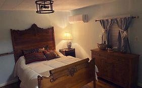 Boho-Chic Retreat - Unit 3